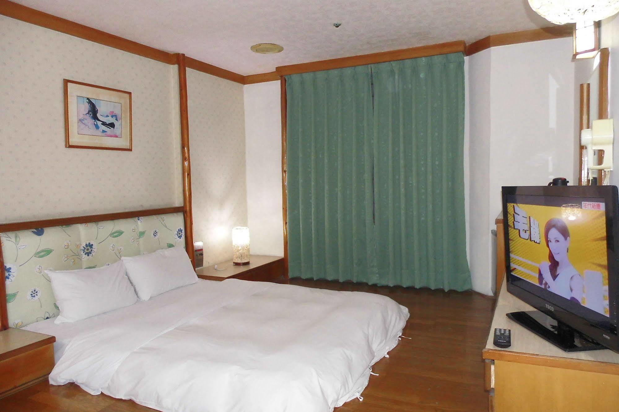 Modern Plaza Hotel Cao Hùng Ngoại thất bức ảnh