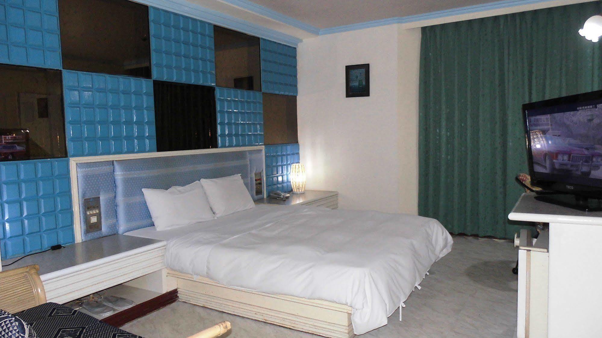 Modern Plaza Hotel Cao Hùng Ngoại thất bức ảnh