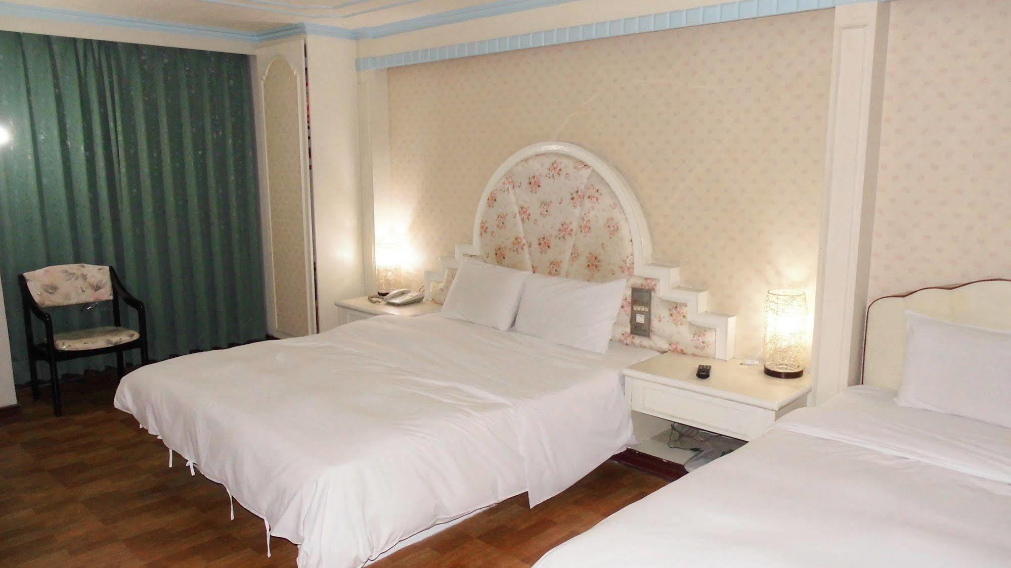 Modern Plaza Hotel Cao Hùng Ngoại thất bức ảnh